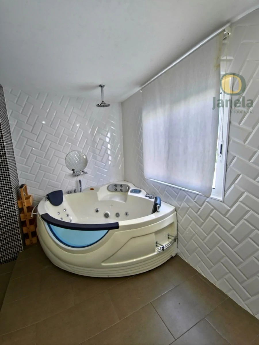 Moradia T7 para Venda em Montenegro Foto 14