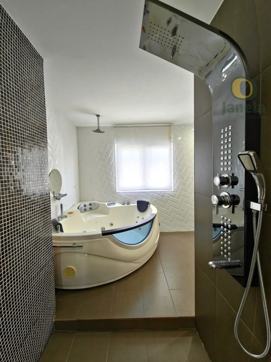 Moradia T7 para Venda em Montenegro Foto 13