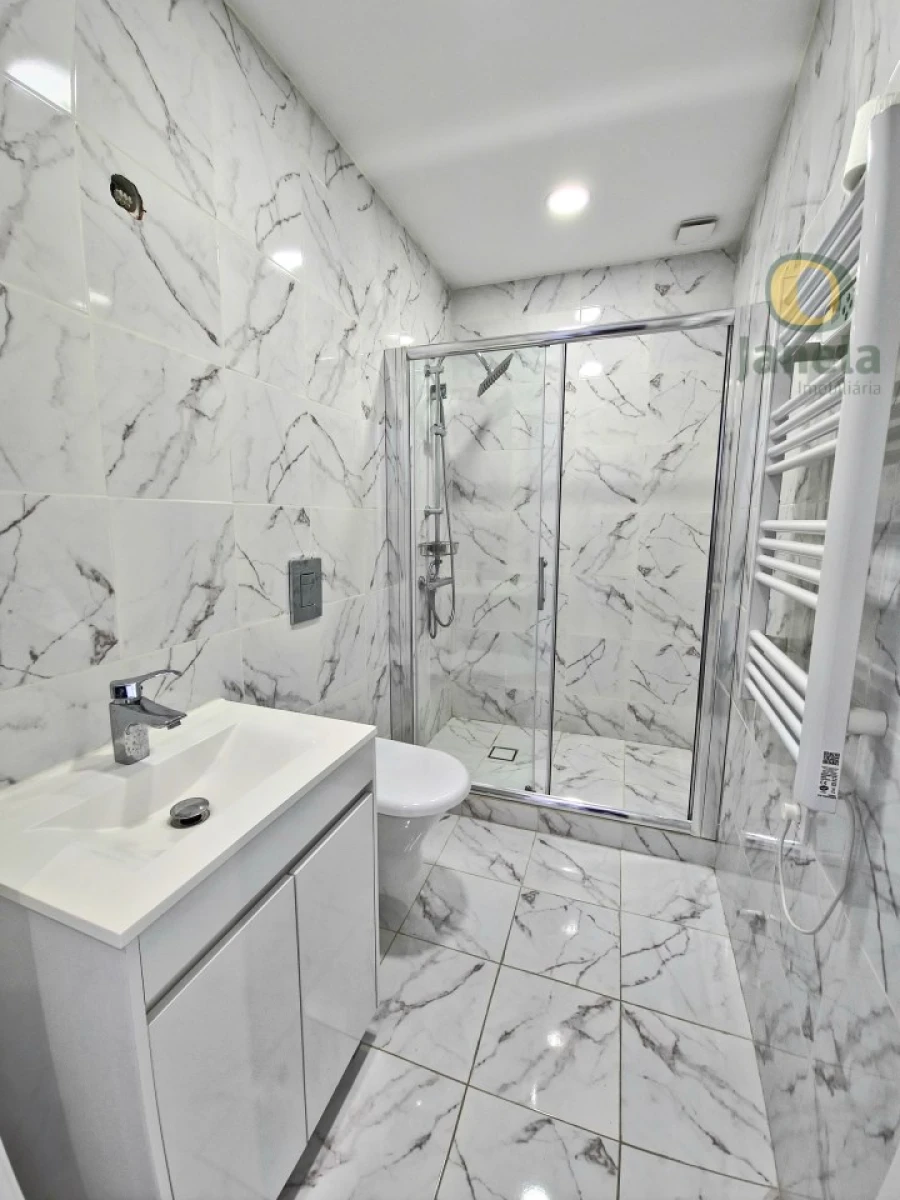 Moradia T7 para Venda em Montenegro Foto 29