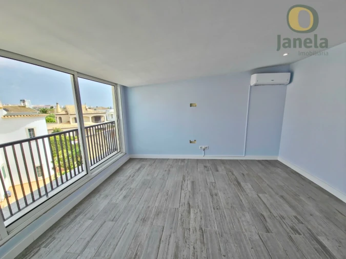 Moradia T7 para Venda em Montenegro Foto 38