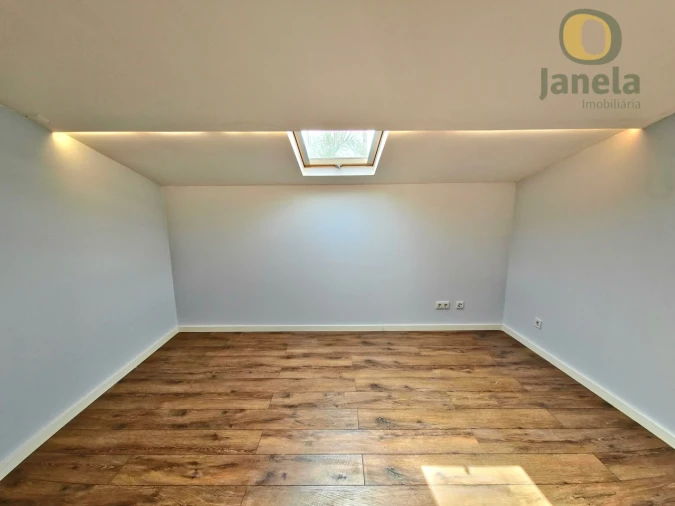 Moradia T7 para Venda em Montenegro Foto 40