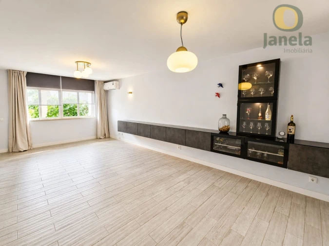 Moradia T7 para Venda em Montenegro Foto 4