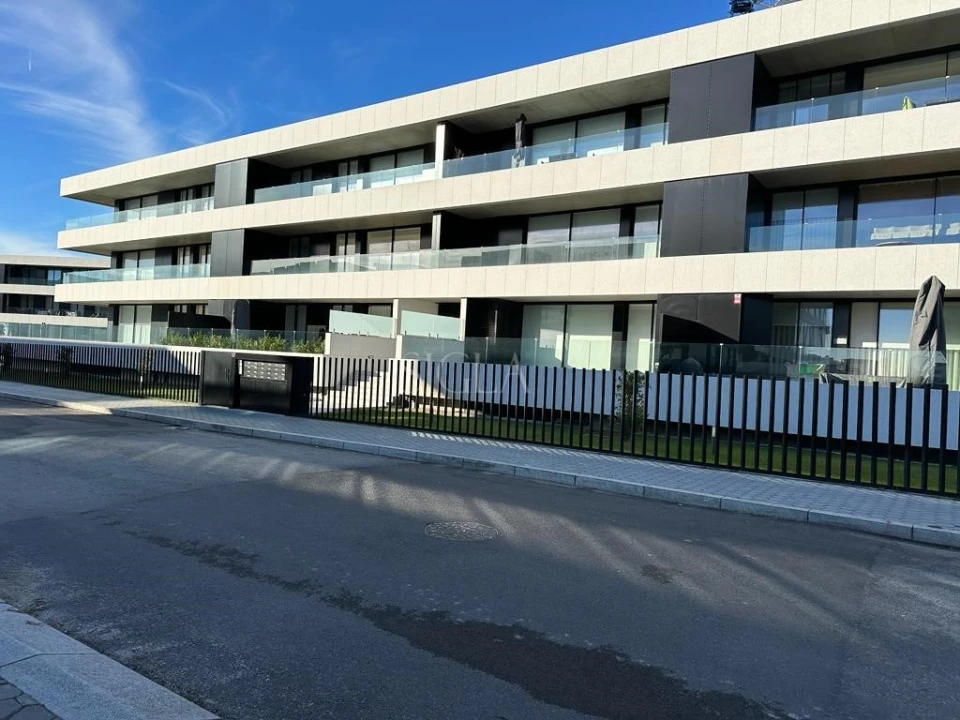 Apartamento T1 para Arrendamento em Canidelo Foto 16