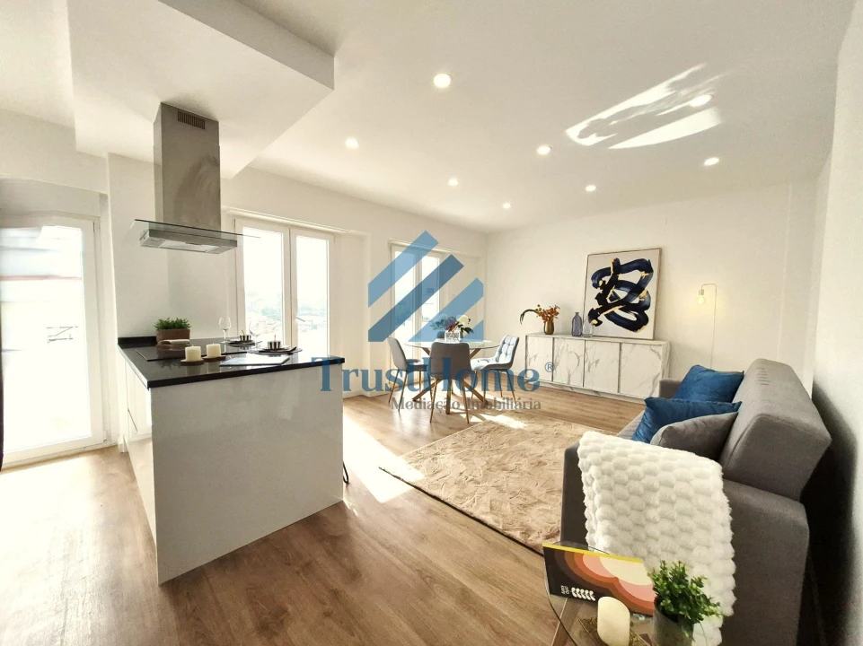 Apartamento T3 para Venda em Benfica Foto 1