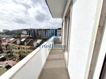 Apartamento T3 para Venda em Benfica