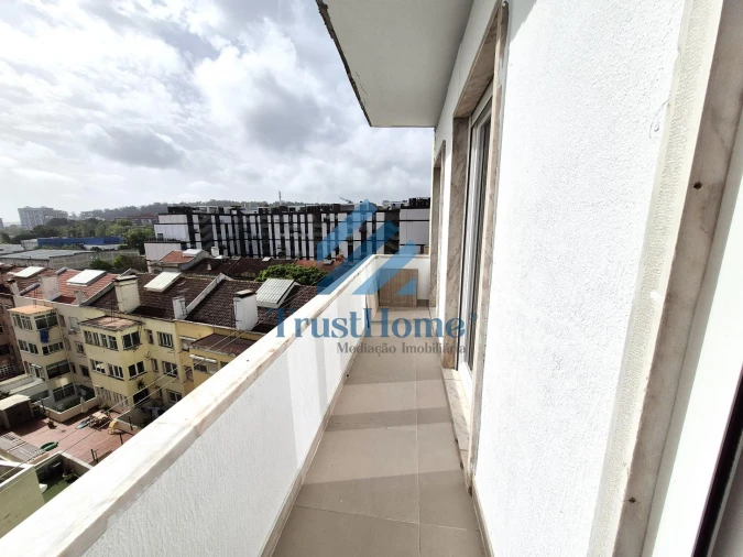 Apartamento T3 para Venda em Benfica Foto 4