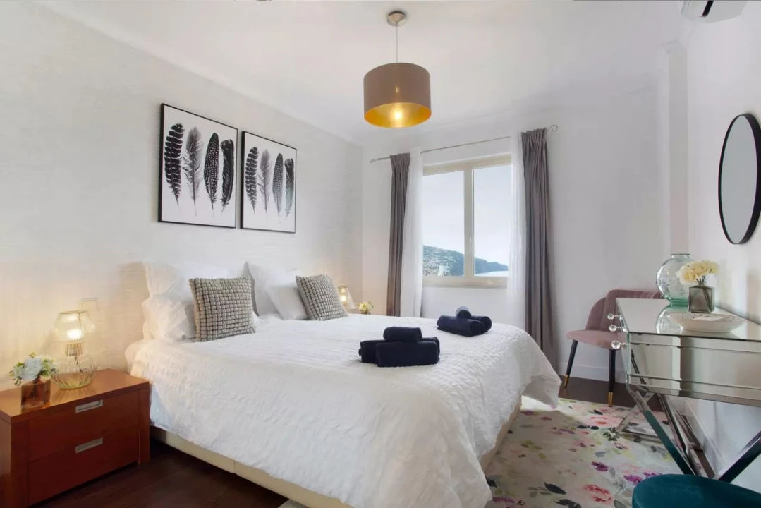 Apartamento T2 para Arrendamento férias em São Martinho Foto 12