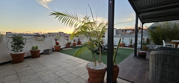 Apartamento T2 para Arrendamento férias em Funchal (Santa Luzia)