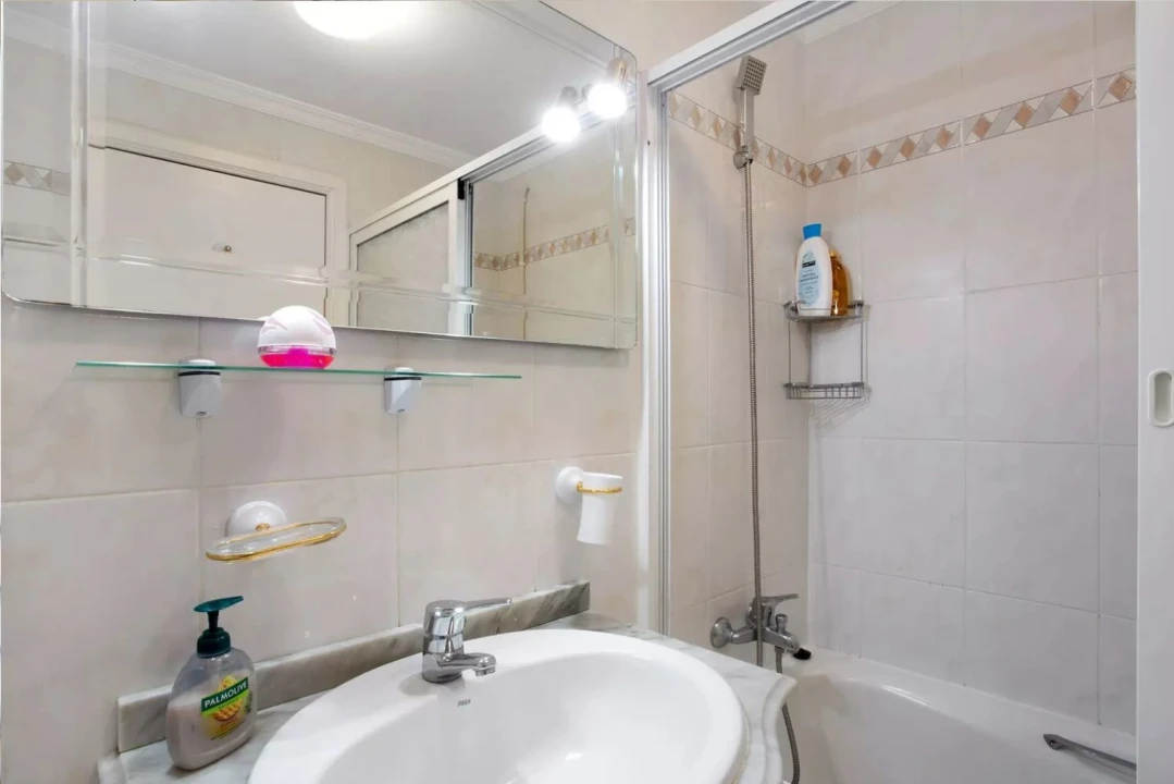 Apartamento T2 para Arrendamento férias em Funchal (Se) Foto 20