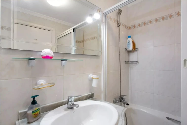 Apartamento T2 para Arrendamento férias em Funchal (Se) Foto 20