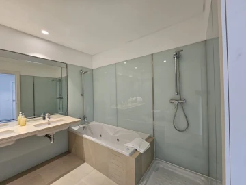 Apartamento T3 para Arrendamento férias em Funchal (Se)