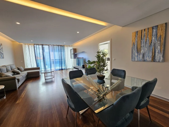 Apartamento T3 para Arrendamento férias em Funchal (Se) Foto 2