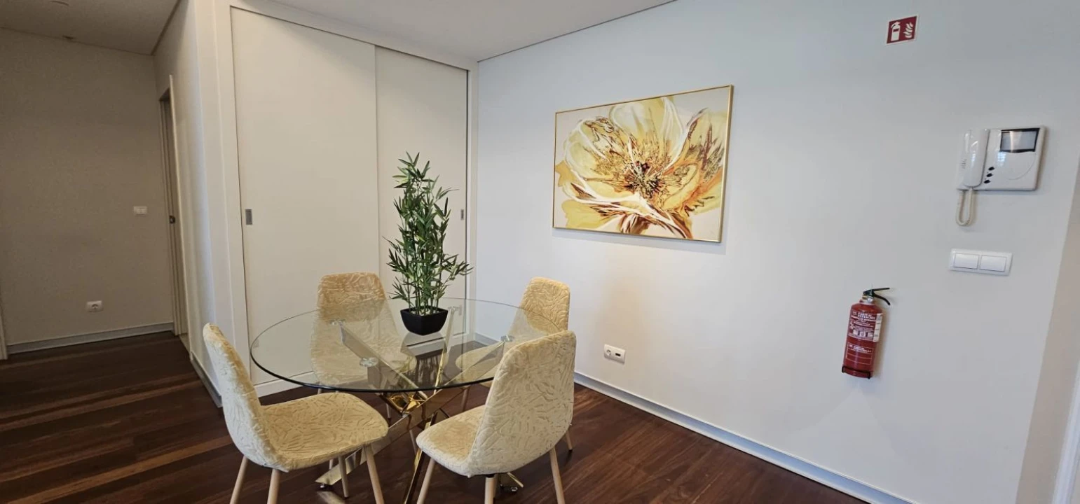 Apartamento T1 para Arrendamento férias em Funchal (Se) Foto 6