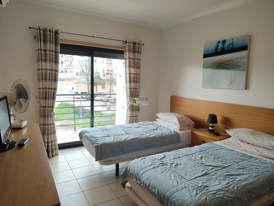 Apartamento T2 para Arrendamento férias em Armação de Pera Foto 16