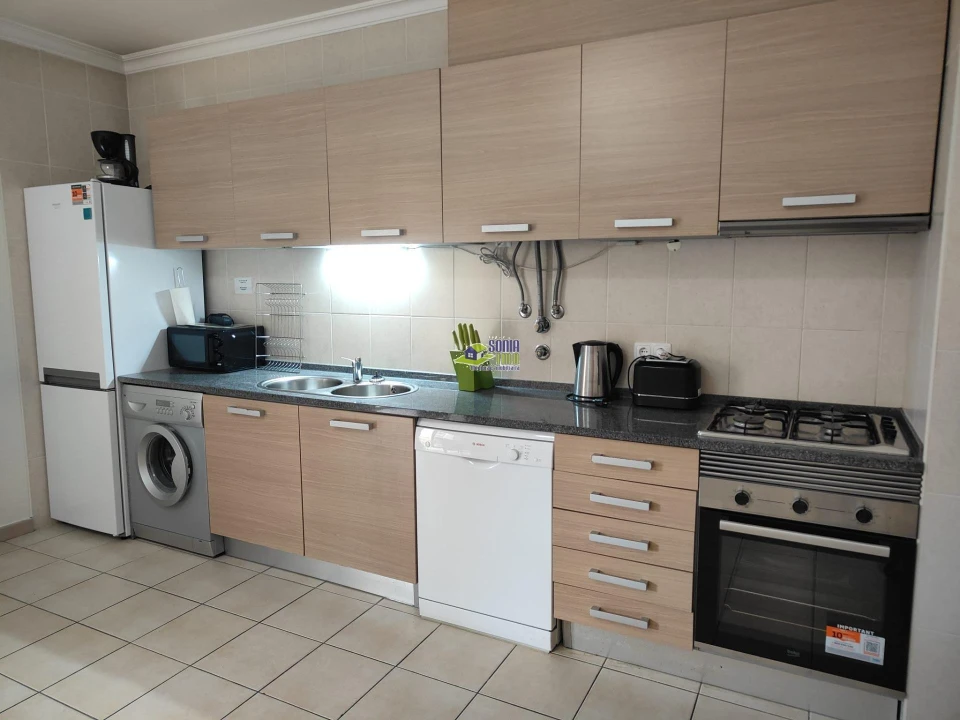 Apartamento T2 para Arrendamento férias em Armação de Pera Foto 2