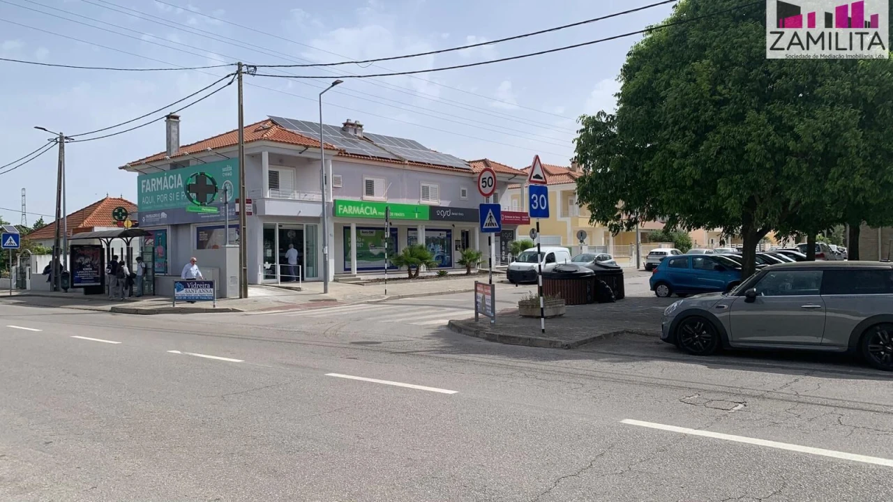 Apartamento T3 para Venda em Seixal, Arrentela e Aldeia de Paio Pires Foto 2