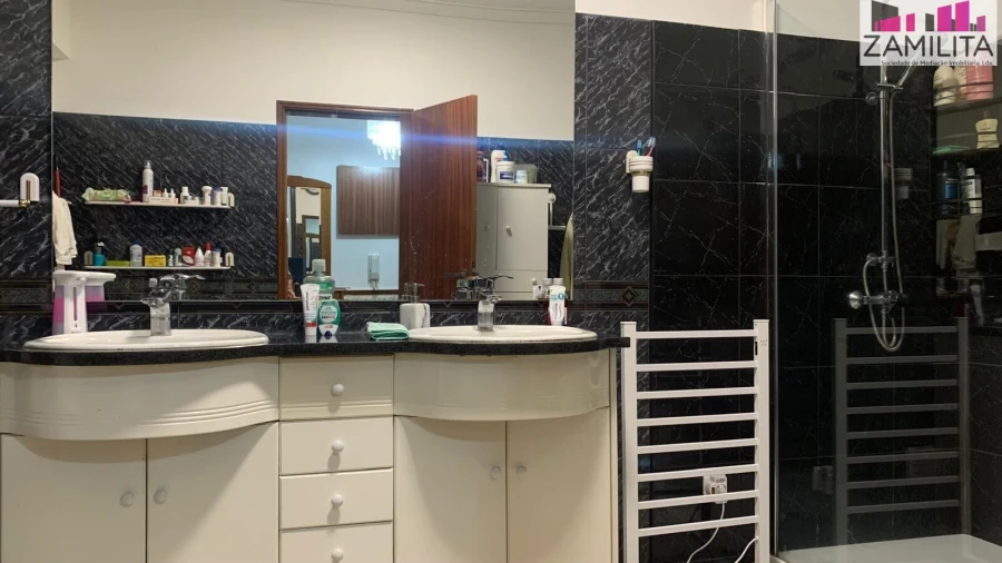 Apartamento T3 para Venda em Seixal, Arrentela e Aldeia de Paio Pires Foto 23