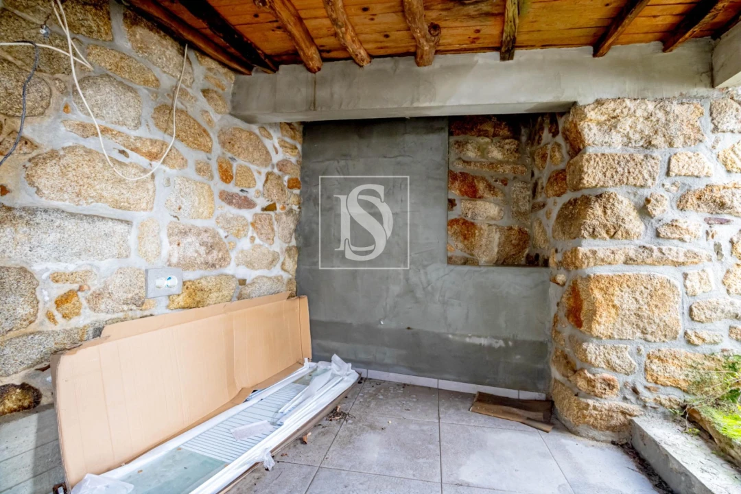 Moradia T2 para Venda em Torgueda Foto 3