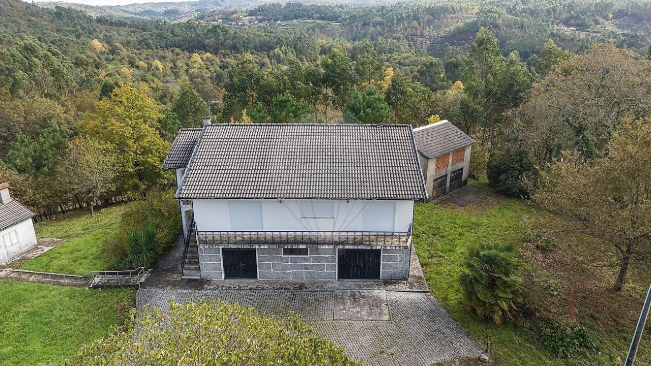 Moradia T4 para Venda em Quinchães Foto 44