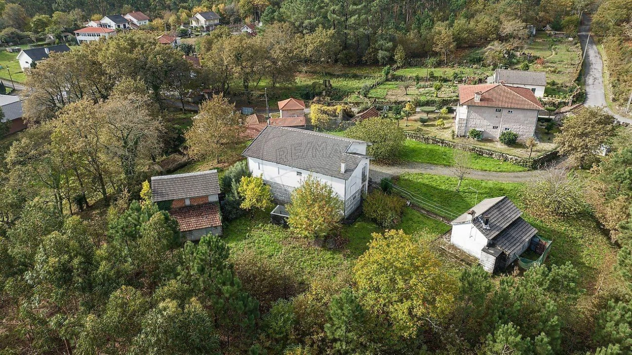 Moradia T4 para Venda em Quinchães Foto 46