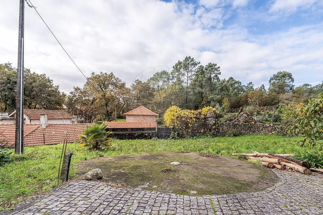 Moradia T4 para Venda em Quinchães Foto 8