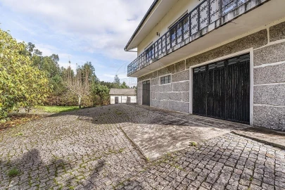 Moradia T4 para Venda em Quinchães