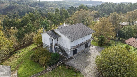 Moradia T4 para Venda em Quinchães