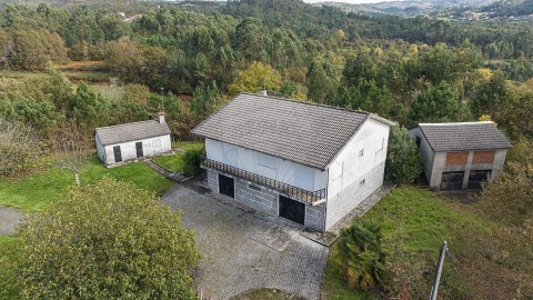 Moradia T4 para Venda em Quinchães