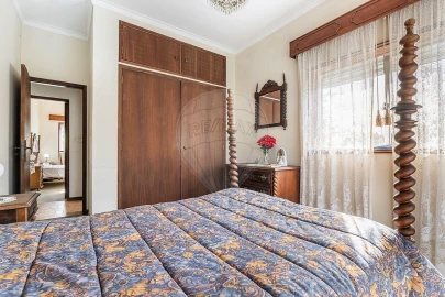 Moradia T4 para Venda em Quinchães