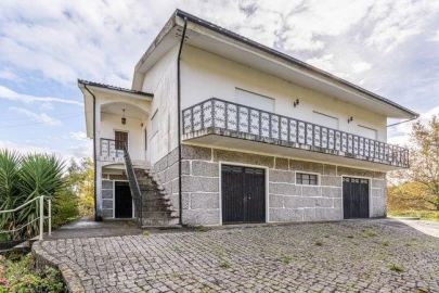 Moradia T4 para Venda em Quinchães