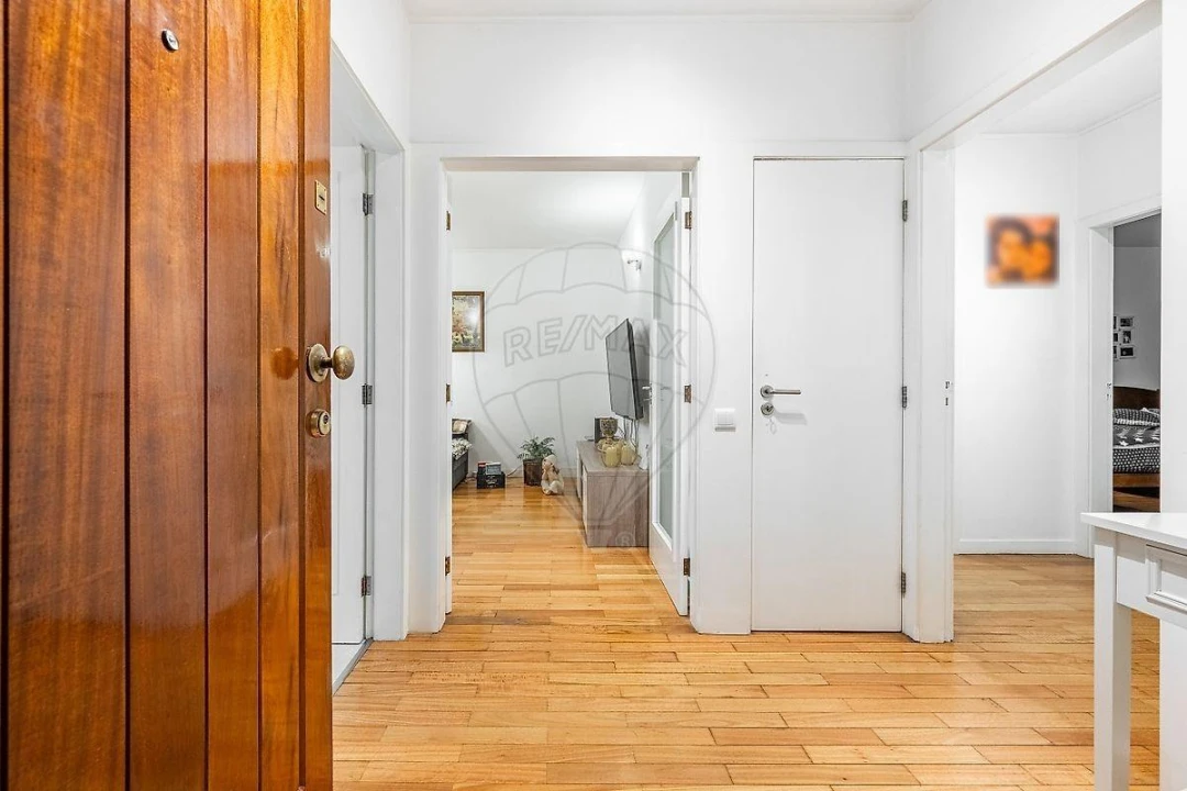 Apartamento T2 para Venda em Creixomil Foto 4