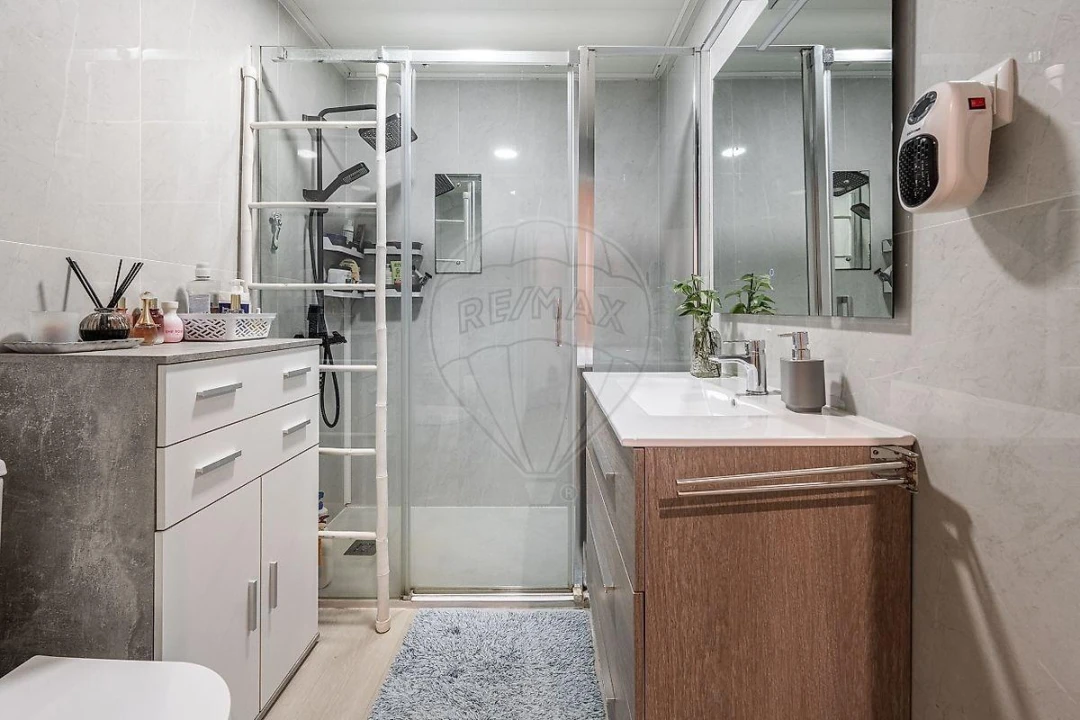 Apartamento T2 para Venda em Creixomil Foto 9