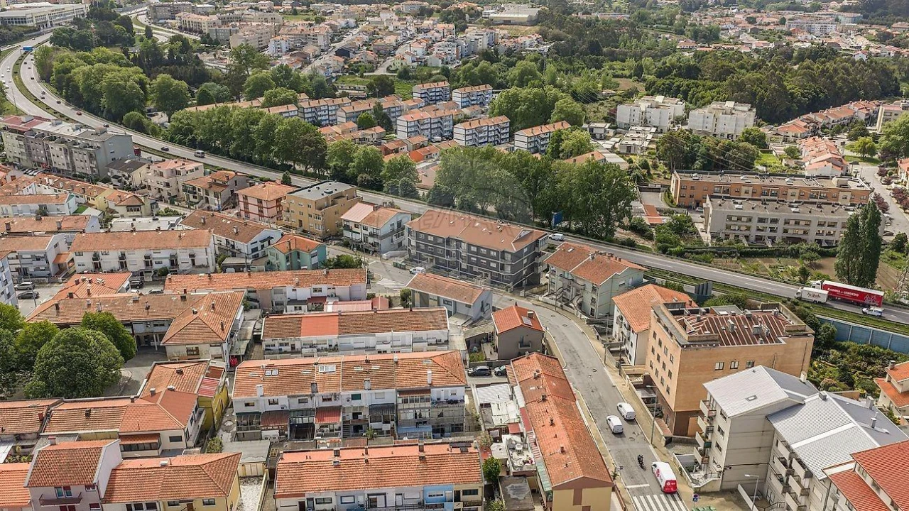 Apartamento T3 para Venda em Mafamude e Vilar do Paraíso Foto 25