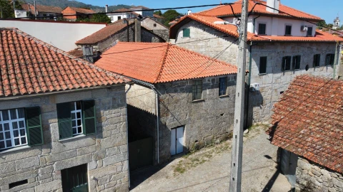 Moradia T3 para Venda em Caparrosa e Silvares