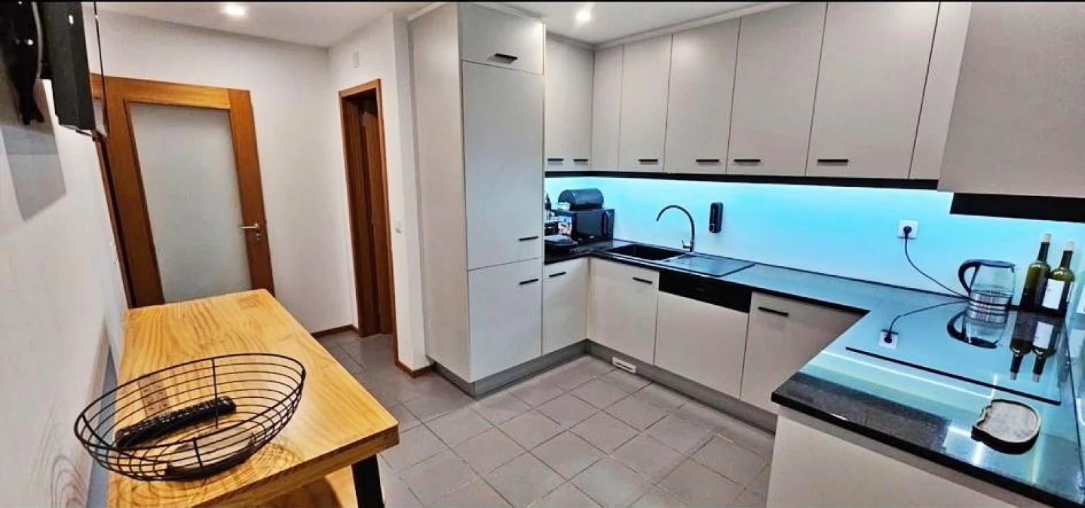 Apartamento T4 para Venda em Vilar de Pinheiro Foto 1