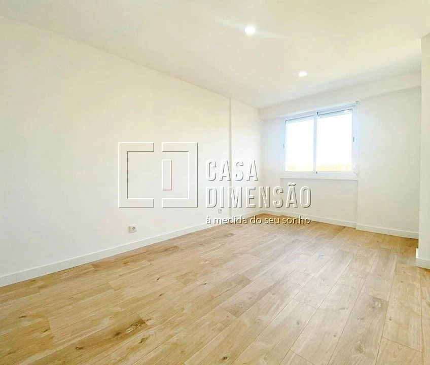 Apartamento T2 para Venda em Odivelas Foto 1