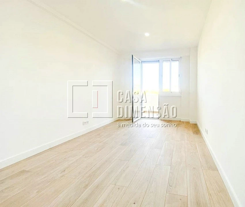 Apartamento T2 para Venda em Odivelas Foto 5