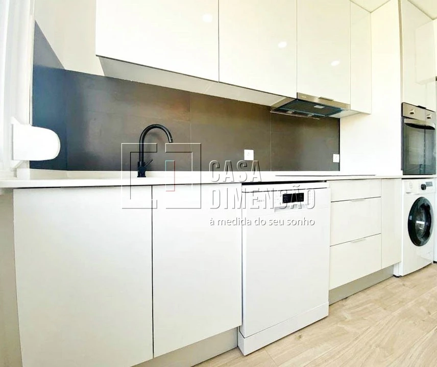 Apartamento T2 para Venda em Odivelas Foto 11