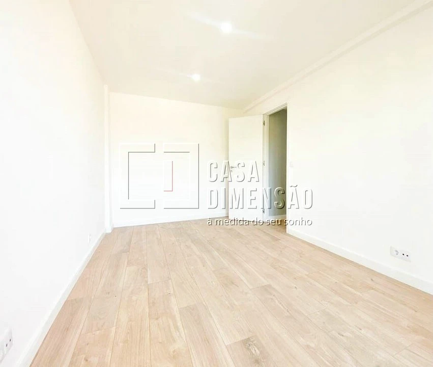 Apartamento T2 para Venda em Odivelas Foto 12