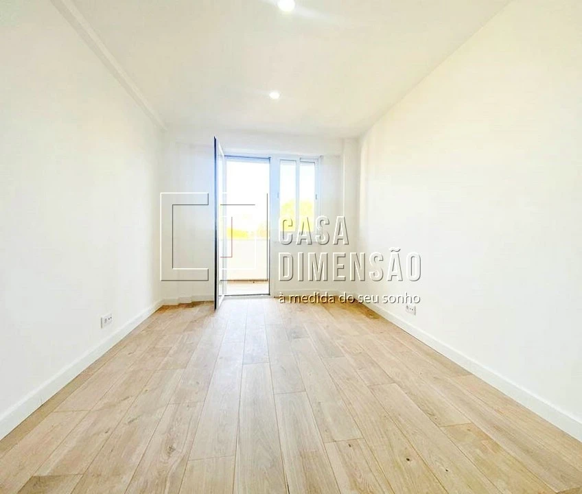 Apartamento T2 para Venda em Odivelas Foto 13