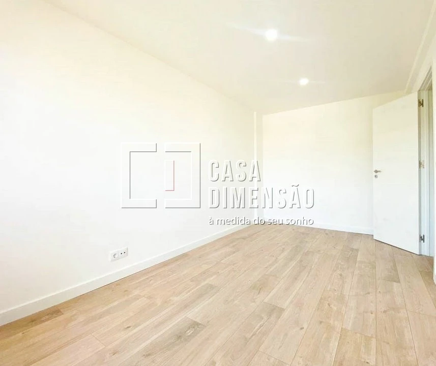 Apartamento T2 para Venda em Odivelas Foto 14
