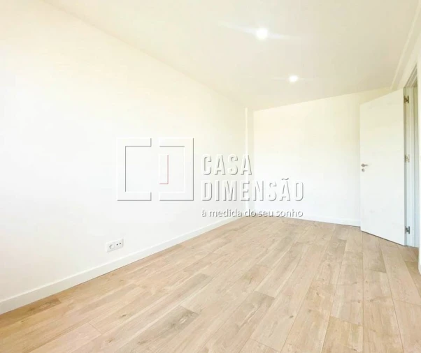 Apartamento T2 para Venda em Odivelas Foto 14