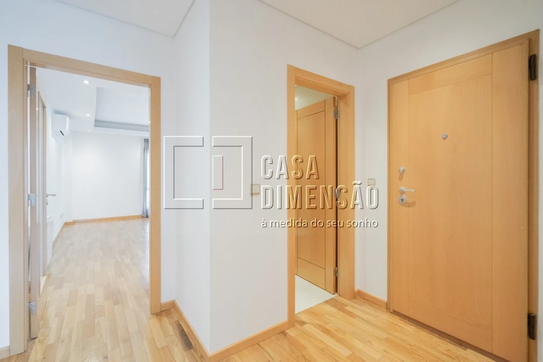 Apartamento T2 para Venda em Carnaxide e Queijas Foto 2