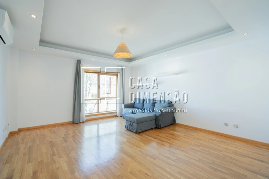 Apartamento T2 para Venda em Carnaxide e Queijas Foto 6