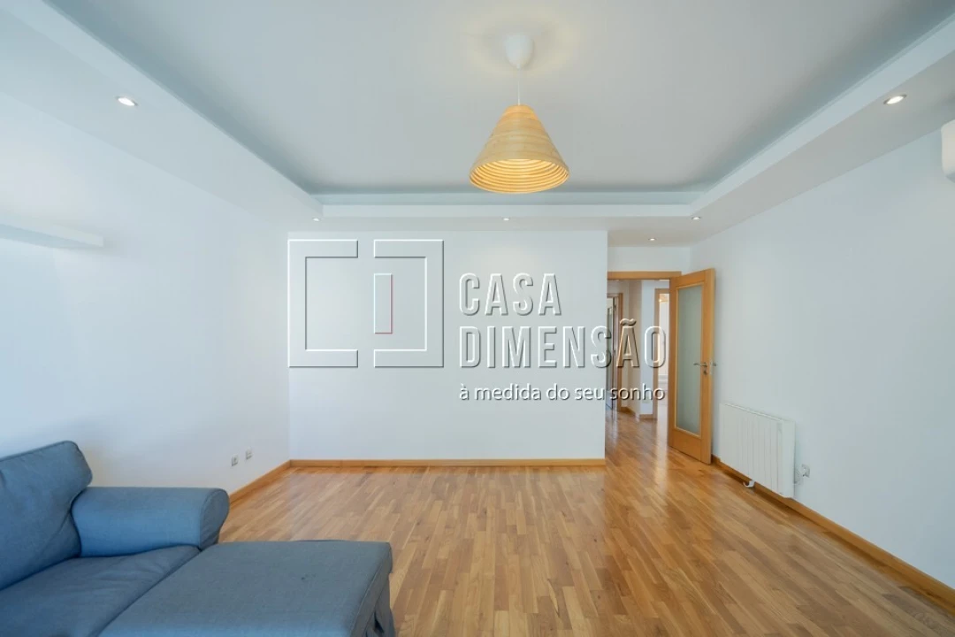 Apartamento T2 para Venda em Carnaxide e Queijas Foto 8