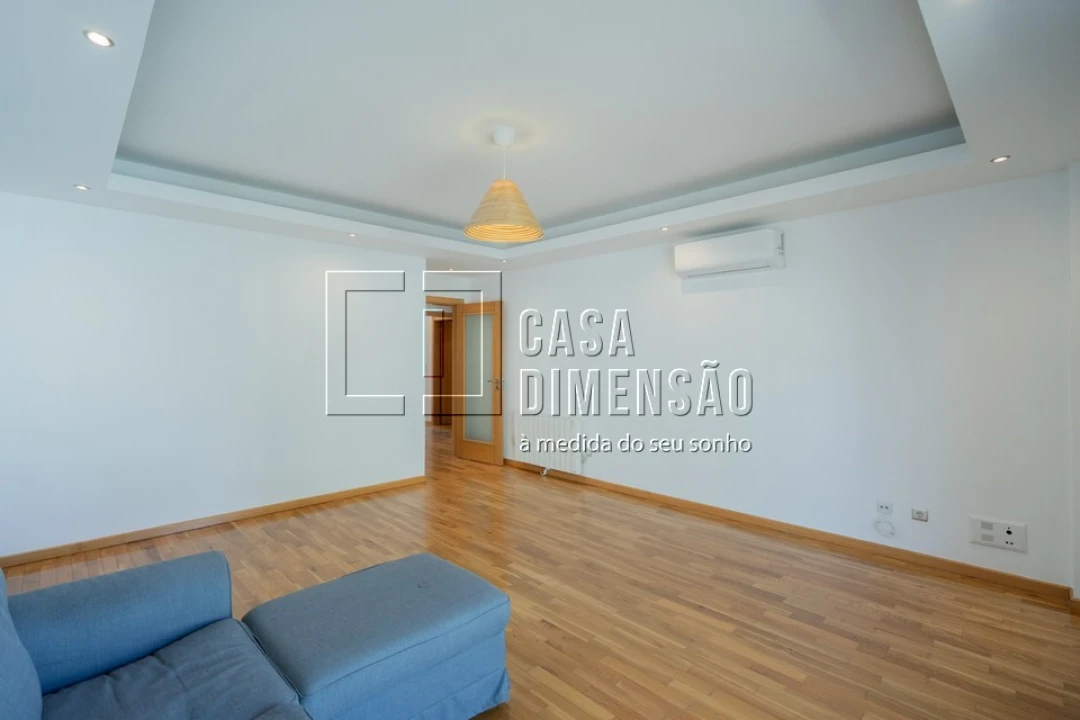 Apartamento T2 para Venda em Carnaxide e Queijas Foto 9