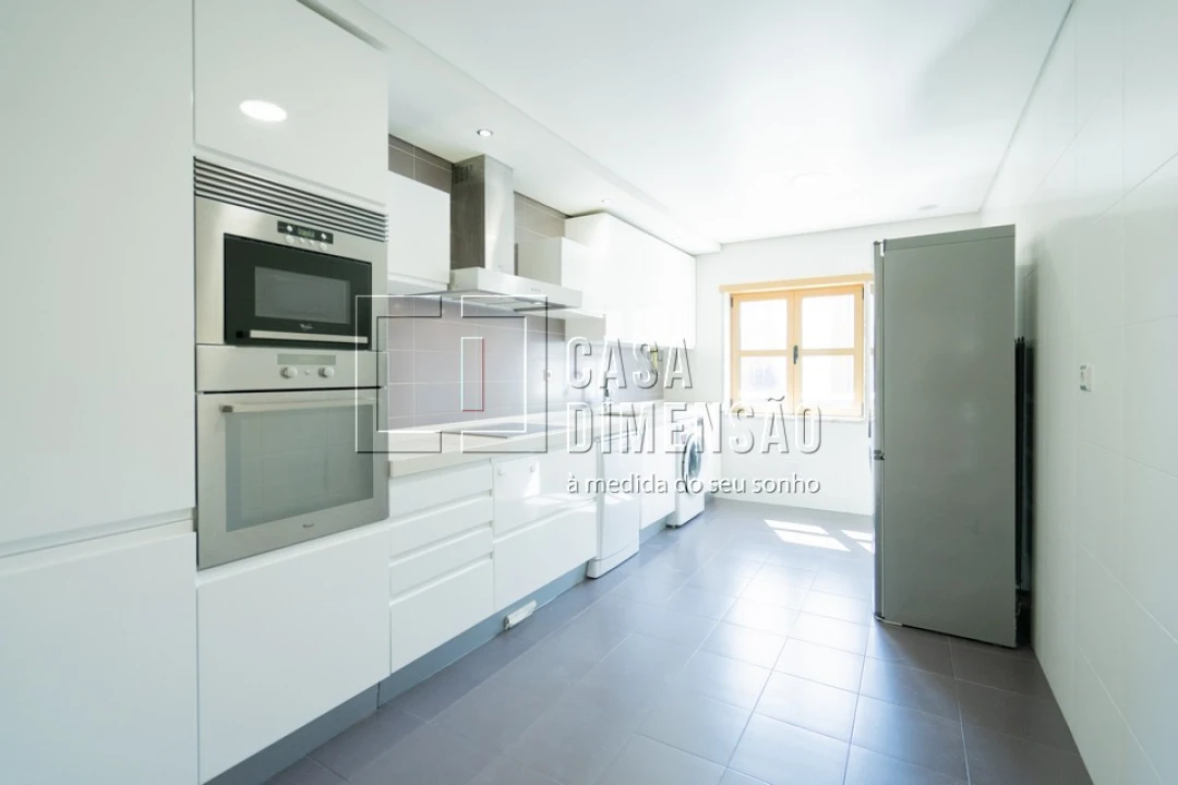 Apartamento T2 para Venda em Carnaxide e Queijas Foto 1