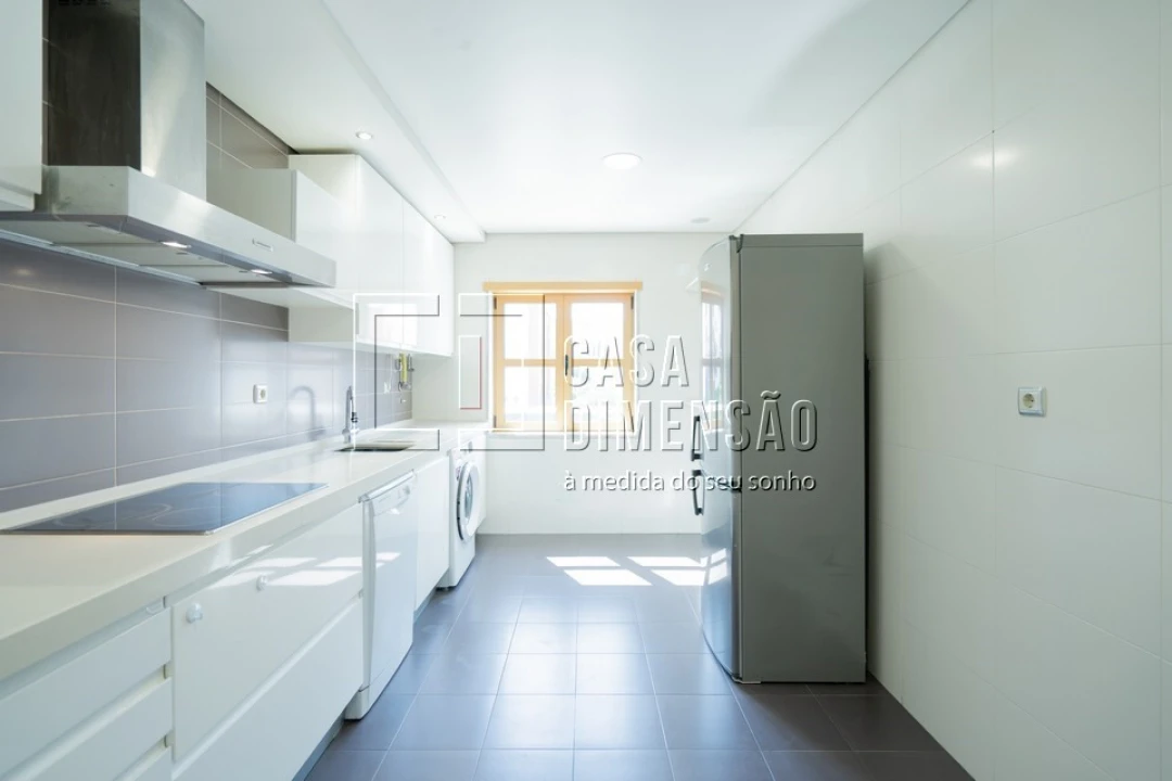 Apartamento T2 para Venda em Carnaxide e Queijas Foto 11