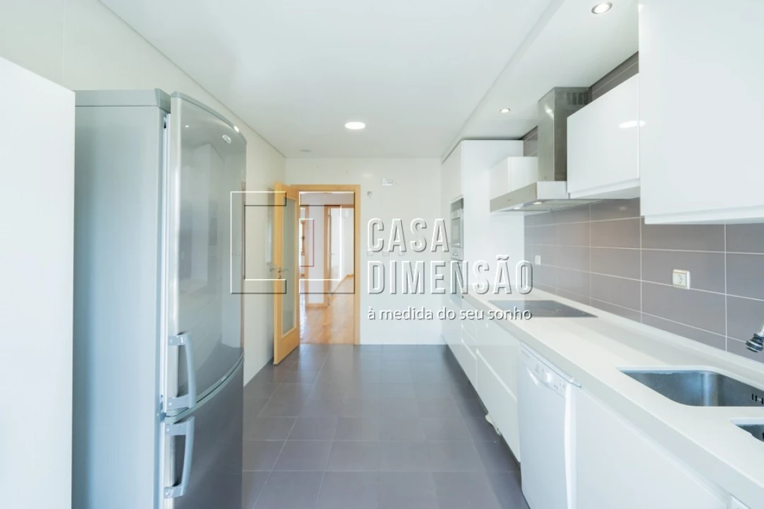 Apartamento T2 para Venda em Carnaxide e Queijas Foto 15