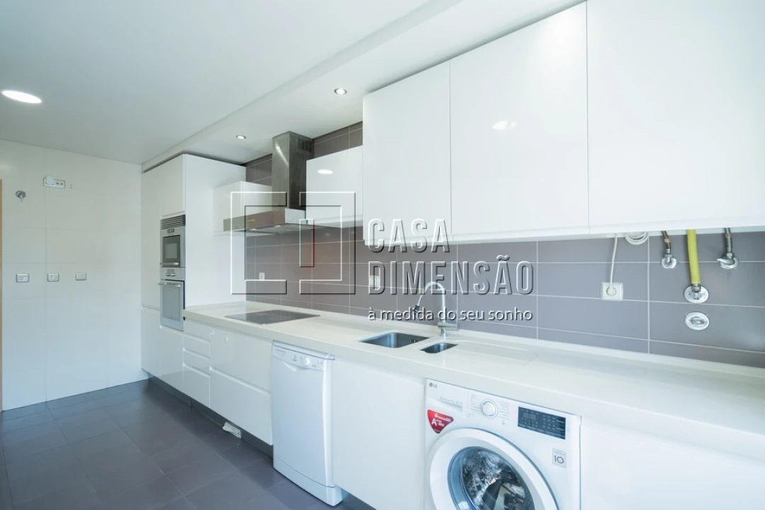 Apartamento T2 para Venda em Carnaxide e Queijas Foto 16